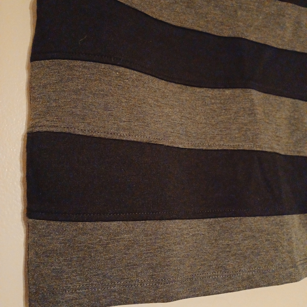 Short skirt - Picture 2 of 5